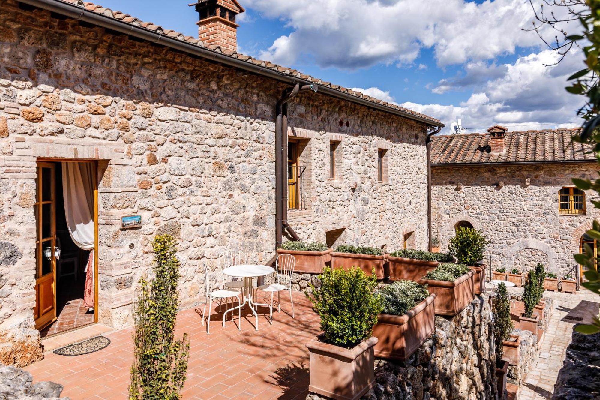Relais La Costa Historical Residence Монтериджиони Экстерьер фото