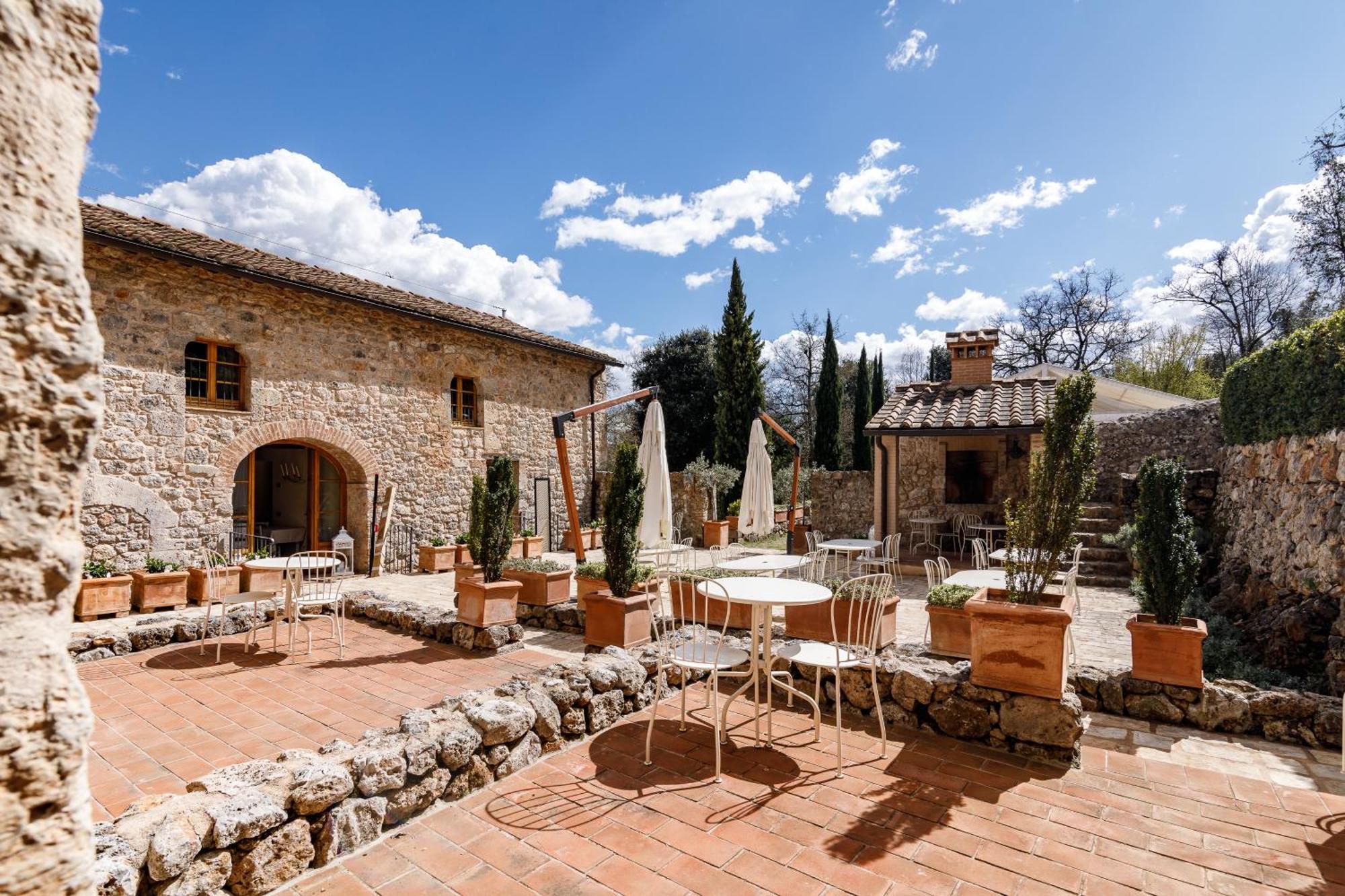 Relais La Costa Historical Residence Монтериджиони Экстерьер фото