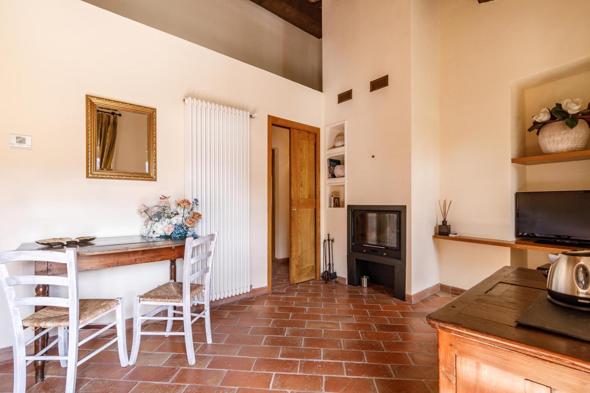 Relais La Costa Historical Residence Монтериджиони Экстерьер фото