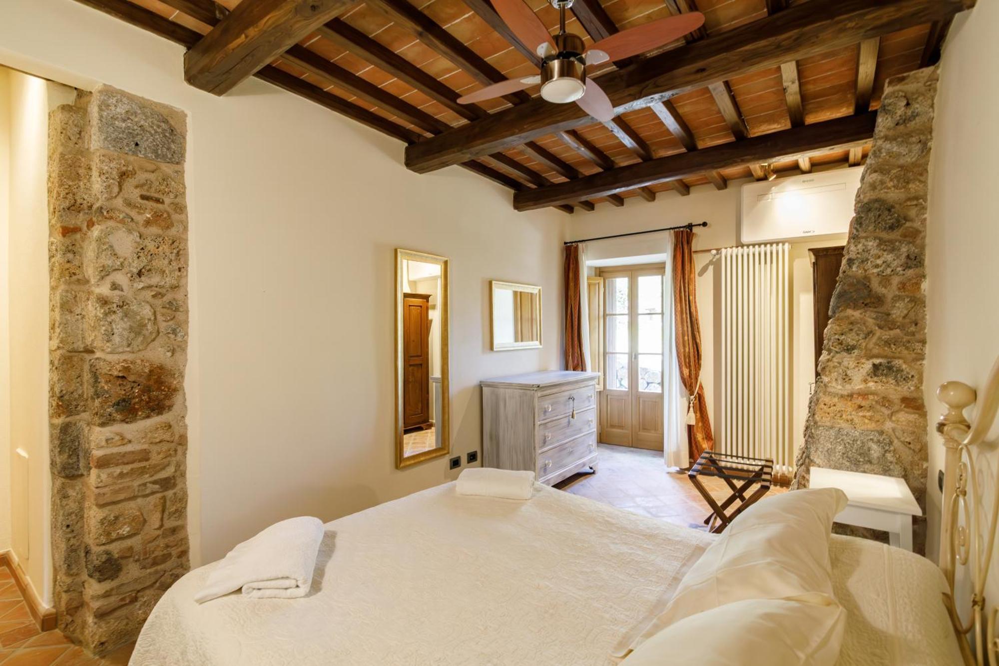 Relais La Costa Historical Residence Монтериджиони Экстерьер фото